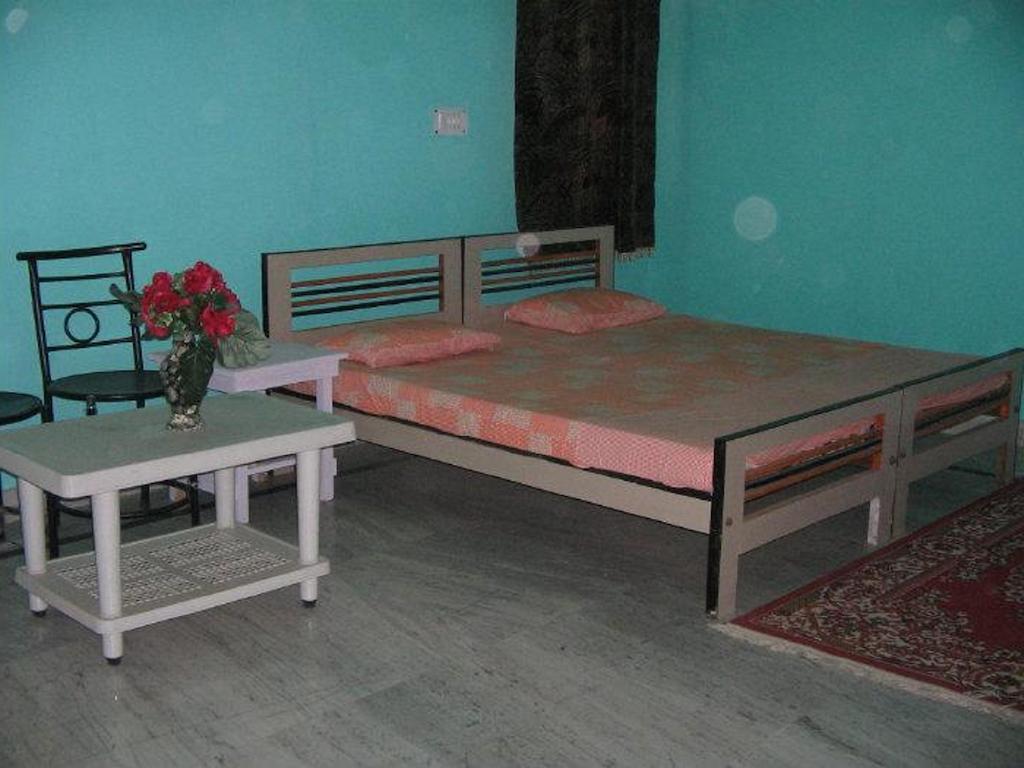 Balaji Guest House - Home Stay Greater Noida Room photo